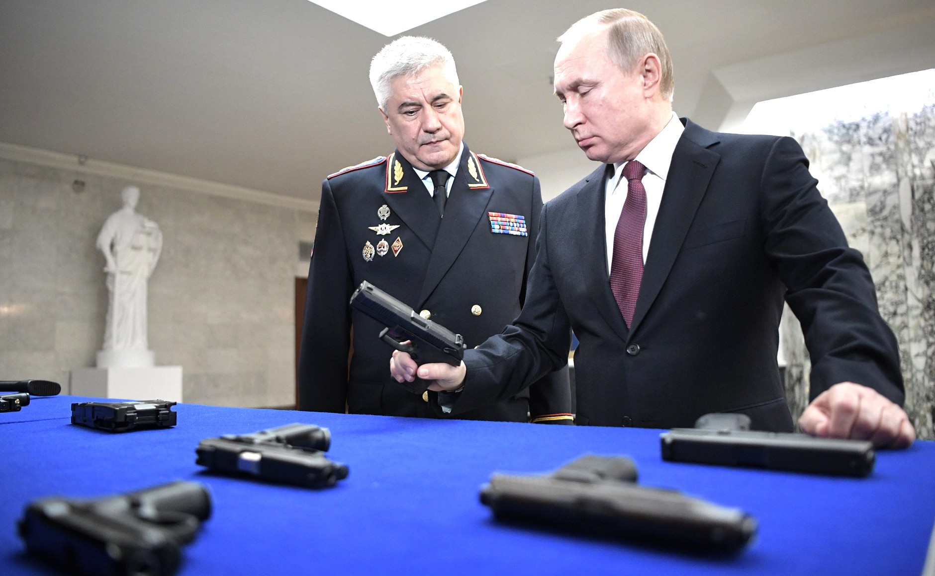 Министр внутренних дел - Владимир Колокольцев